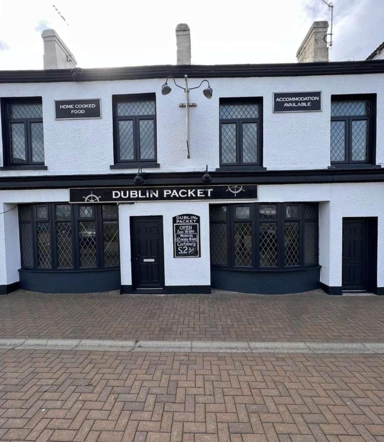 The Dublin Packet Family Room 4 Хоулихед Екстериор снимка